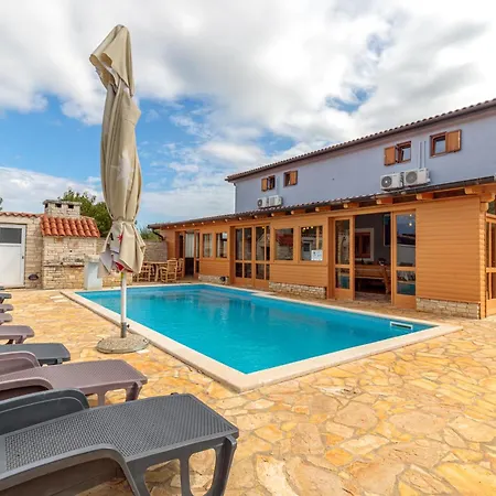 Pool & Fun House Betiga 1 With Gym - Happy Villa Fazana